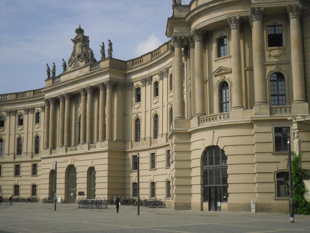 Hotel Carolinenhof Berlin Exterior photo